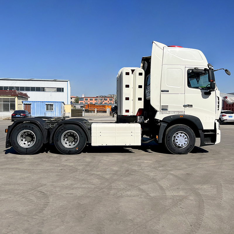 Китай Howo T7 430hp CNG Трактор Подержанный Тягач Sitrak 6*4 10wheeler в Узбекистане