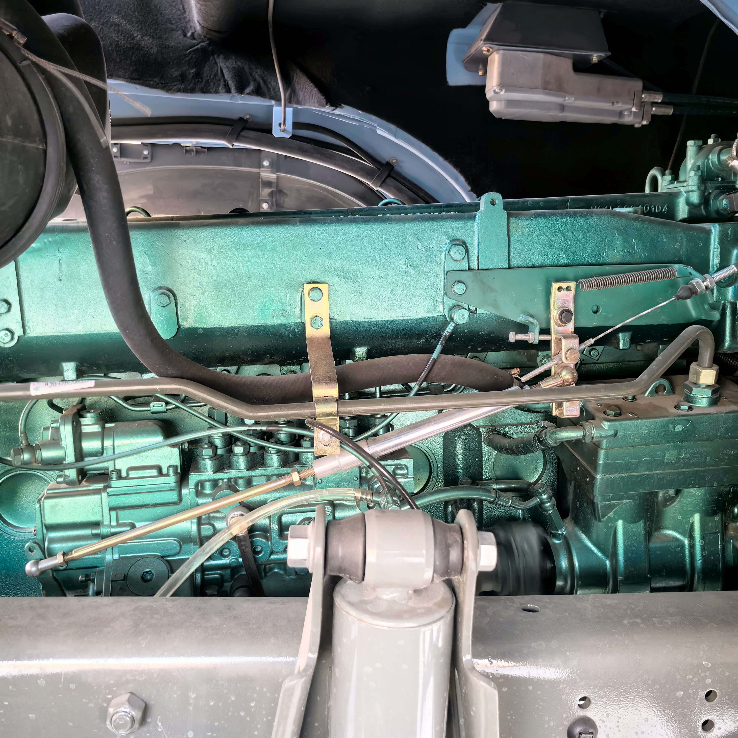Sinotruk 371 375HP 6x4 HOWO TRACTOR HEAD Используется Tractor Trucks Head